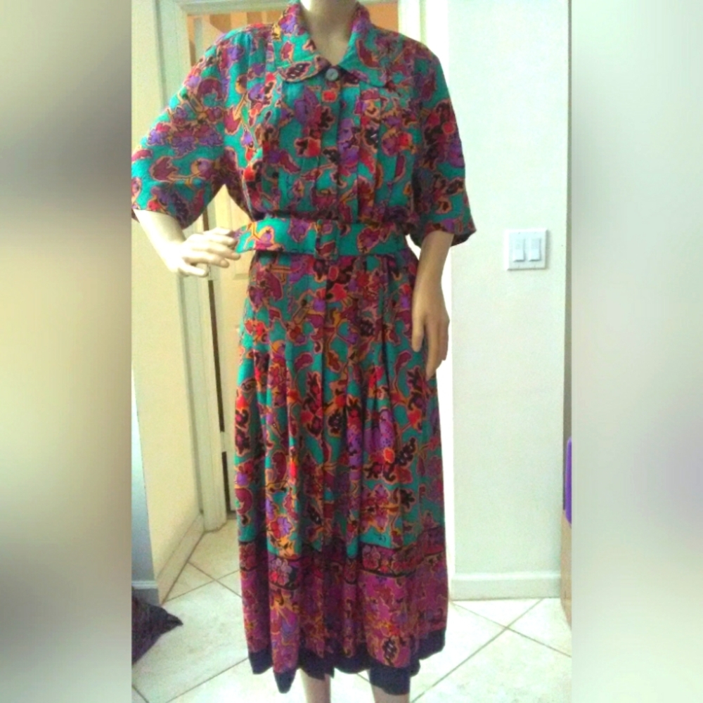 80s VINTAGE FLORAL MIDI DRESS (MS CHAUS) SZ. 12 100%RAYON FAB GREEN PPL BLACK